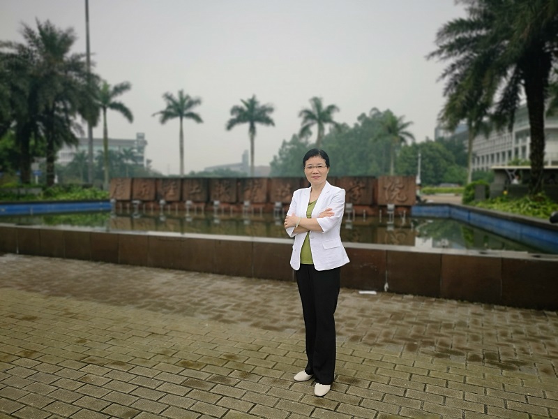 校门口照片7.jpg